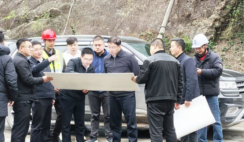 達州市水務局一行調研萬源城鄉供水項目一標段項目建設情況
